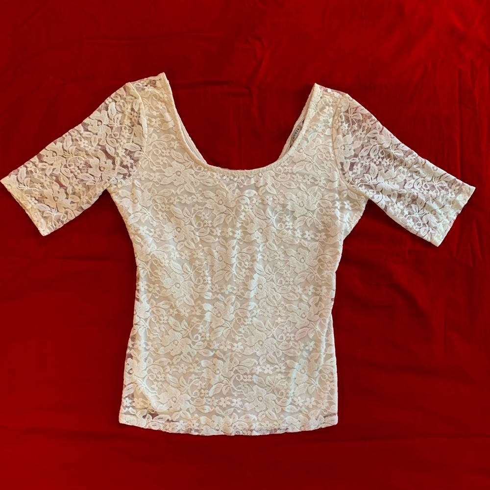 Guess Scoop Neck Cream Lace 3/4 Sleeve Shirt Women’s Size Small